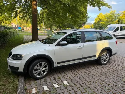 Gebraucht Skoda Octavia Scout 150 PS (110 kW) 2014 Weiß Kombi