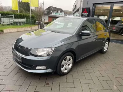Gebraucht Skoda Fabia Ambition 95 PS (69 kW) 2018 Grau Limousine