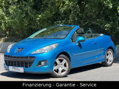 Gebraucht Peugeot 207 CC Premium 120 PS (88 kW) 2011 Blau Cabrio