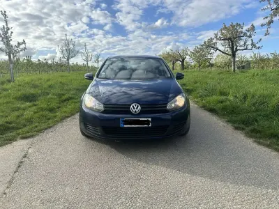Gebraucht VW Golf VI Trendline 105 PS (77 kW) 2011 Blau Kleinwagen