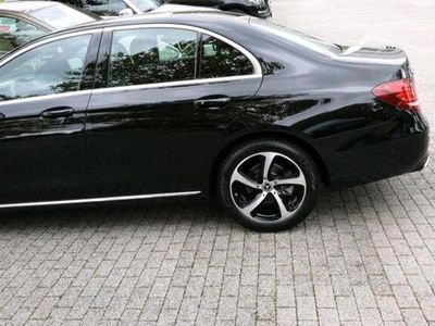 Mercedes E200