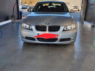 Gebraucht BMW 320 150 PS (110 kW) 2005 Silber Limousine