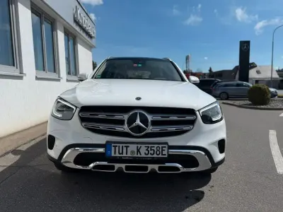 Gebraucht Mercedes GLC300e 306 PS (225 kW) 2021 Weiß SUV