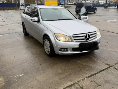 Gebraucht Mercedes C220 Avantgarde 136 PS (100 kW) 2009 Silber Kombi