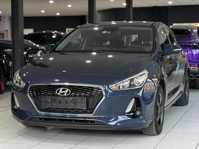 Second-hand Hyundai i30 Select 101 CP (74 kW) 2017 Albastru Break