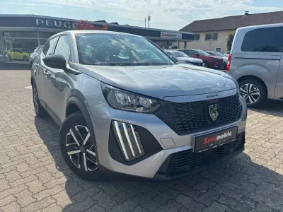 Gebraucht Peugeot 2008 Active 101 PS (74 kW) 2023 Silber SUV