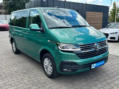 Gebraucht VW Caravelle 150 PS (110 kW) 2021 Bay leaf green metallic Van