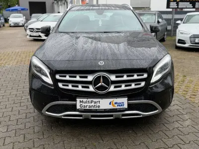 Gebraucht Mercedes GLA180 109 PS (80 kW) 2017 Schwarz SUV
