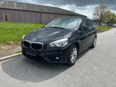 Gebraucht BMW 218 Gran Tourer Luxury Line 150 PS (110 kW) 2016 Schwarz Van / Kleinbus