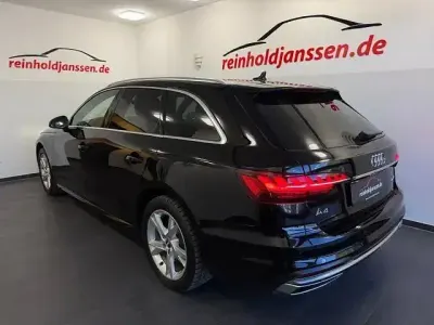 Gebraucht Audi A4 Comfort 190 PS (139 kW) 2020 Schwarz Kombi