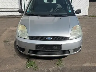 Gebraucht Ford Fiesta 68 PS (50 kW) 2002 Silber Kleinwagen