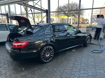 Gebraucht Mercedes E200 184 PS (135 kW) 2010 Schwarz Limousine
