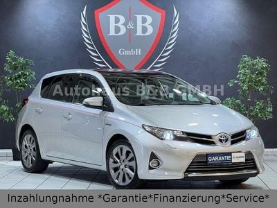 Gebraucht Toyota Auris Executive 99 PS (72 kW) 2014 Silber Limousine