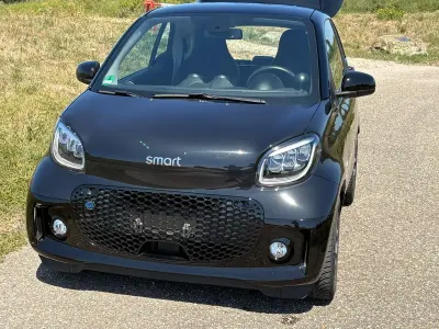 Gebraucht Smart ForTwo Coupé Prime 60 kW (82 PS) 2022 Schwarz Kleinwagen
