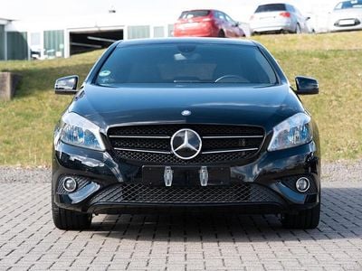 Usata Mercedes A180 122 CV (89 kW) 2012 Nero Utilitaria