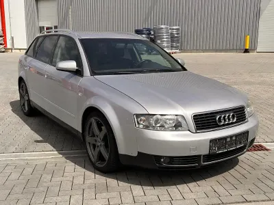 Gebraucht Audi A4 Comfort 131 PS (96 kW) 2002 Silber Kombi
