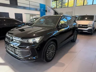 Gebraucht VW Tiguan Goal 150 PS (110 kW) 2025 Schwarz SUV