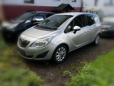 Usata Opel Meriva 110 CV (80 kW) 2012 Argento Monovolume