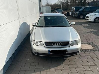Gebraucht Audi A4 101 PS (74 kW) 2000 Silber Limousine