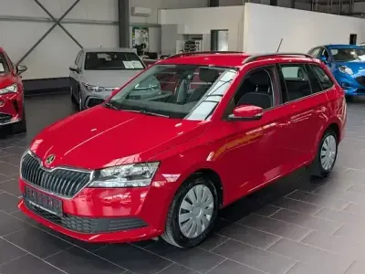 Second-hand Skoda Fabia Ambition 110 CP (80 kW) 2022 Roșu Hatchback
