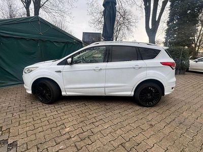 Gebraucht Ford Kuga Titanium 150 PS (110 kW) 2015 Weiß SUV