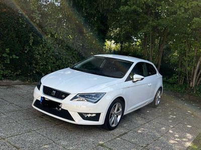 Weiß Gebraucht 2015 Seat Leon SC FR Kleinwagen | 10.500 € (Etwas zu teuer)