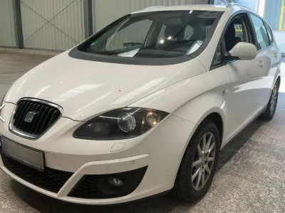 Gebraucht Seat Altea XL Stylance 105 PS (77 kW) 2013 Weiß Van / Kleinbus