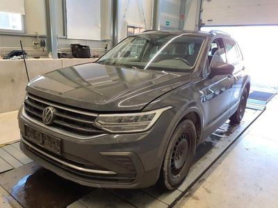 Gebraucht VW Tiguan Life 150 PS (110 kW) 2022 Uranograu/cinza urano SUV