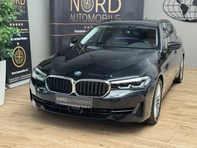 Gebraucht BMW 530e Sport Line 292 PS (214 kW) 2023 Black sapphire metal (metallic) Kombi