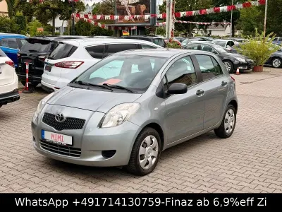 Gebraucht Toyota Yaris Cool 69 PS (50 kW) 2007 Silber Kleinwagen