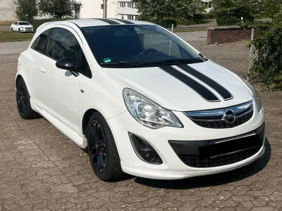 Gebraucht Opel Corsa 101 PS (74 kW) 2011 Weiß Kleinwagen