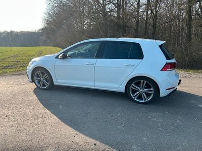 Gebraucht VW Golf VII R-line 150 PS (110 kW) 2019 Weiß Limousine