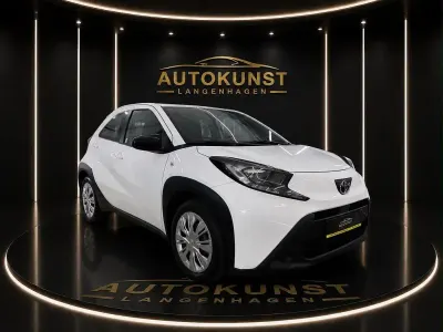 Gebraucht Toyota Aygo X X-play 72 PS (52 kW) 2023 Weiß SUV