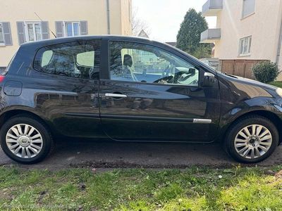 Second-hand Renault Clio II GT-Line 75 CP (55 kW) 2011 Negru Hatchback
