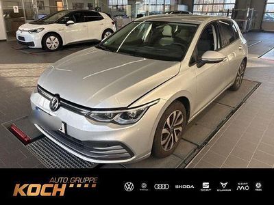 Reflexsilber metallic Gebraucht 2023 VW Golf Active Limousine | 23.430 € (Fairer Preis)