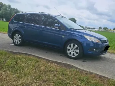 Gebraucht Ford Focus 114 PS (83 kW) 2009 Blau Kombi