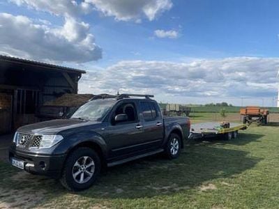 Grau Gebraucht 2005 Nissan Navara Abholung | 8.800 € (Teuer)