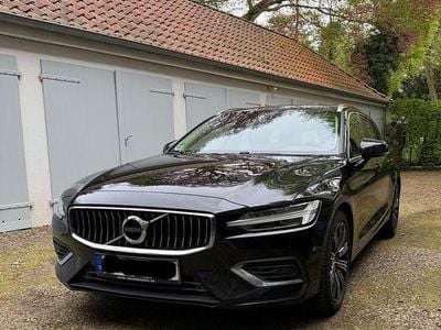Second-hand Volvo V60 Inscription 190 CP (139 kW) 2018 Negru Break