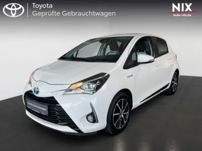 Gebraucht Toyota Yaris Hybrid Team 101 PS (74 kW) 2018 Weiß Limousine
