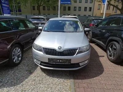 Gebraucht Skoda Rapid Elegance 86 PS (63 kW) 2014 Silber Kleinwagen