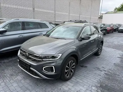 Gebraucht VW T-Roc Style 150 PS (110 kW) 2023 Grau SUV