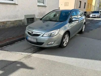Usata Opel Astra 110 CV (80 kW) 2011 Grigio Station wagon