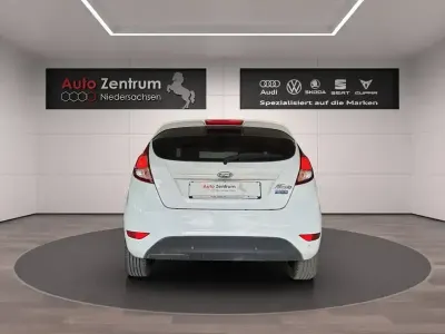 Gebraucht Ford Fiesta Cool & Sound Edition 75 PS (55 kW) 2016 Weiß Kleinwagen