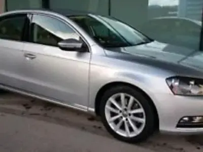 Gebraucht VW Passat Highline 160 PS (117 kW) 2011 Silber Limousine
