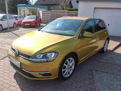 Gebraucht VW Golf VII Sound 110 PS (80 kW) 2018 Gelb Limousine