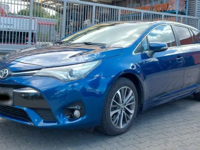 Gebraucht Toyota Avensis Edition-S 143 PS (105 kW) 2016 Blau Kombi
