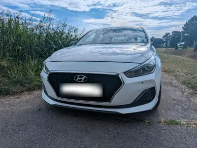Gebraucht Hyundai i30 140 PS (102 kW) 2019 Weiß Limousine