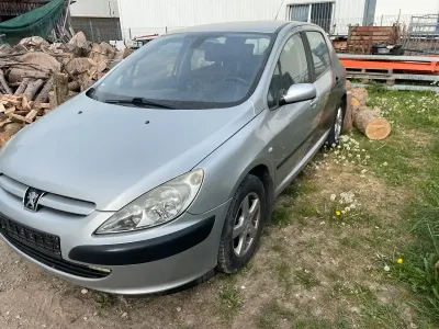Gebraucht Peugeot 307 109 PS (80 kW) 2002 Silber Limousine