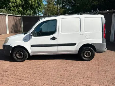 Usata Fiat Doblò 100 CV (73 kW) 2009 Bianco Monovolume