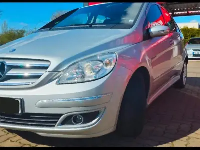 Gebraucht Mercedes B180 109 PS (80 kW) 2005 Silber Van / Kleinbus